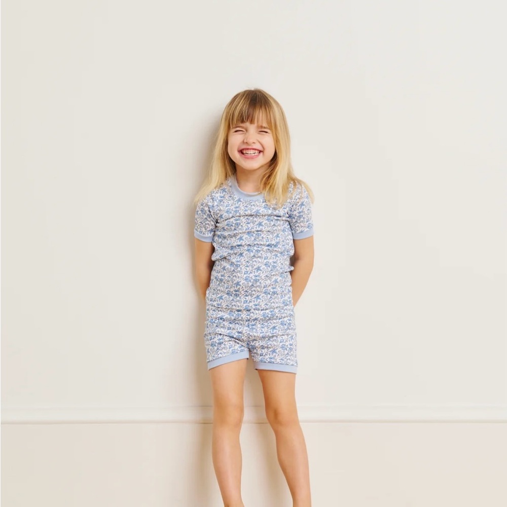 Never worn! Lake Pajamas Kids Short Set in Delft Blue Garden Floral-Size 6